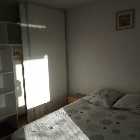 Apt Traversant 92m2 Terrasses Tram *